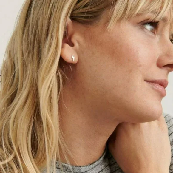 Lucky Brand Earrings thunderbolt Letter L circular studs Silver toned New - Picture 3 of 8